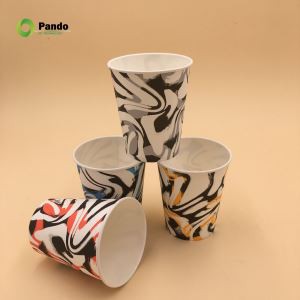Tasses distributrices multicolores pour boissons chaudes